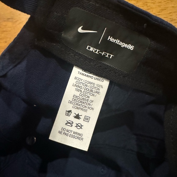 Nike UConn Huskies Heritage 86 Hat OSFA Navy Unisex Dri Fit NEW With Tags - Picture 6 of 6